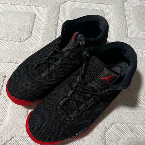 Jordan Horizon Low Black Red, perfect use condition size 8.5 - Picture 3 of 5